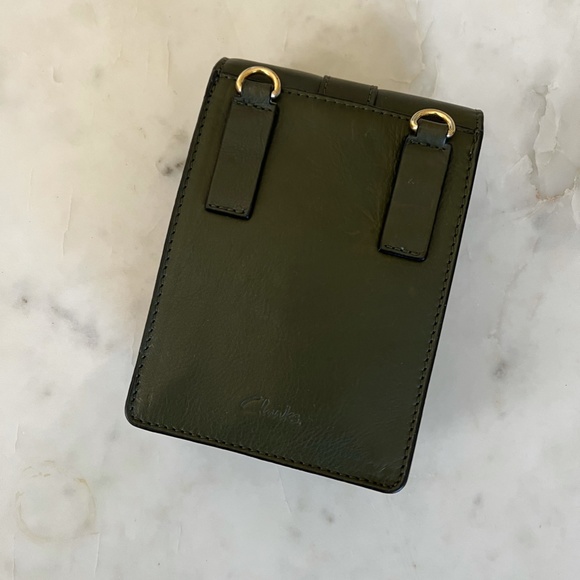 Clarks Crossbody - Picture 8 of 8